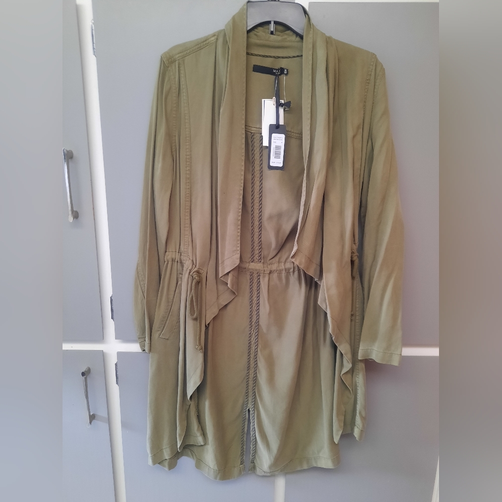 Light weight spring/fall Jacket - Picture 3 of 5
